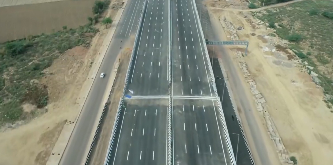 Nitin Gadkari Reviews Progress of India’s First 8 Lane Dwarka Expressway 29.6 km length